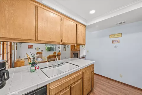 Kitchen - 1171 Canyon View Ln, Colton, CA 92324 photo 4 of 5