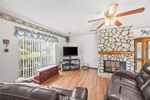 Living - 1171 Canyon View Ln, Colton, CA 92324 photo 4 of 5