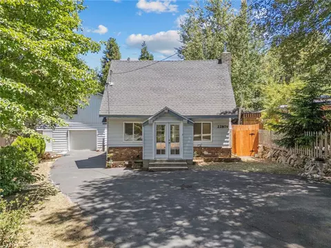 22879 Juniper Ln, Crestline, CA 92325