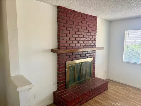 Living - 18393 Mojave, Hesperia, CA 92345 photo 4 of 5