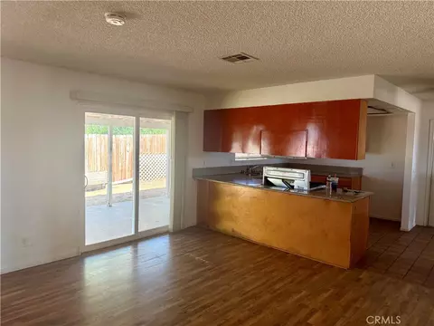 Living - 18393 Mojave, Hesperia, CA 92345 photo 3 of 5
