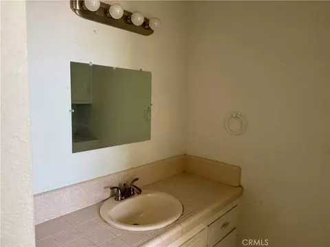 Bath - 18393 Mojave, Hesperia, CA 92345 photo 1 of 3