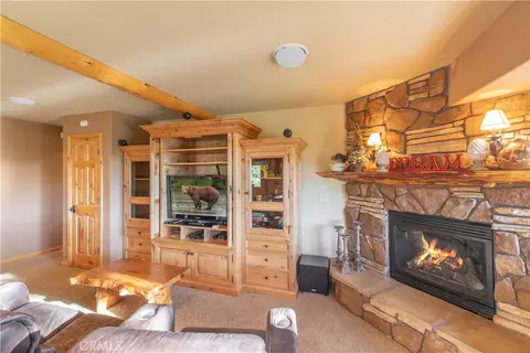 Living - 301 Starlight, Big Bear Lake, CA 92315 photo 3 of 5