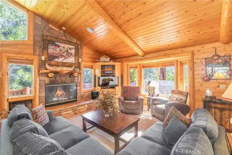 Living - 301 Starlight, Big Bear Lake, CA 92315 photo 4 of 5