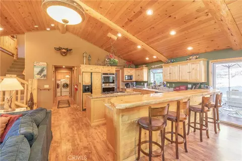Kitchen - 301 Starlight, Big Bear Lake, CA 92315 photo 4 of 4