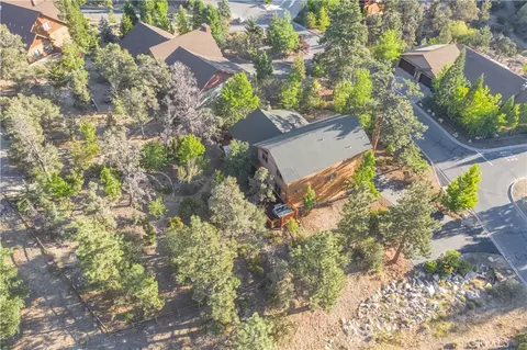 View/Area - 301 Starlight, Big Bear Lake, CA 92315 photo 3 of 5