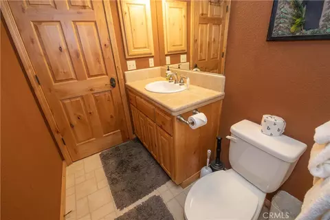 Bath - 301 Starlight, Big Bear Lake, CA 92315 photo 6 of 6