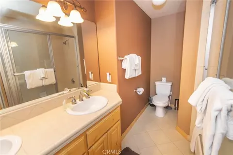 Bath - 301 Starlight, Big Bear Lake, CA 92315 photo 4 of 6