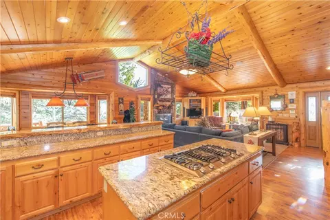 Kitchen - 301 Starlight, Big Bear Lake, CA 92315 photo 1 of 4