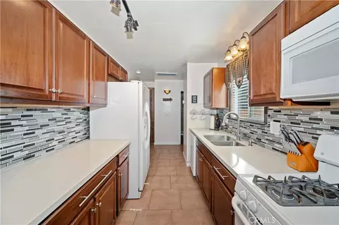 Kitchen - 619 Elysian, Big Bear City, CA 92314 photo 1 of 4