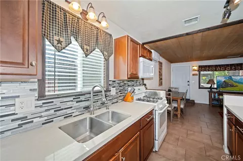 Kitchen - 619 Elysian, Big Bear City, CA 92314 photo 4 of 4