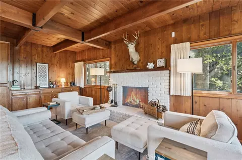 Living - 26565 Kings Ct, Lake Arrowhead, CA 92352 photo 1 of 5