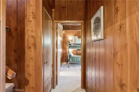 Entry Way - 26565 Kings Ct, Lake Arrowhead, CA 92352 photo 4 of 4
