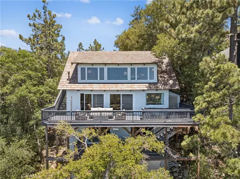 Exterior - 26565 Kings Ct, Lake Arrowhead, CA 92352 photo 2 of 10