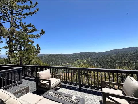 26565 Kings Ct, Lake Arrowhead, CA 92352