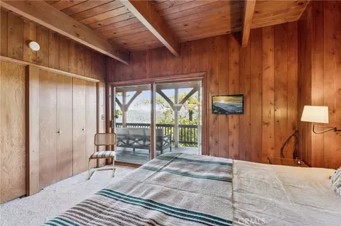 Bedroom - 26565 Kings Ct, Lake Arrowhead, CA 92352 photo 4 of 5