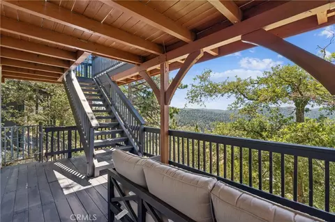 Exterior - 26565 Kings Ct, Lake Arrowhead, CA 92352 photo 5 of 10