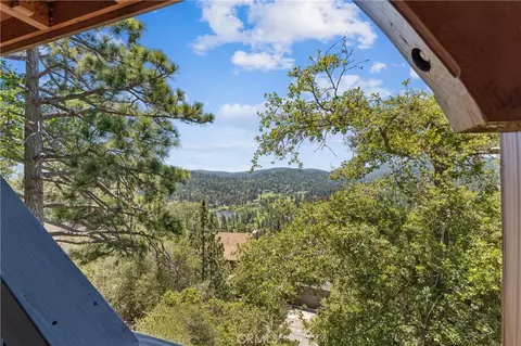 View/Area - 26565 Kings Ct, Lake Arrowhead, CA 92352 photo 2 of 7