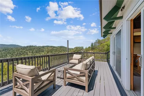 Exterior - 26565 Kings Ct, Lake Arrowhead, CA 92352 photo 8 of 10