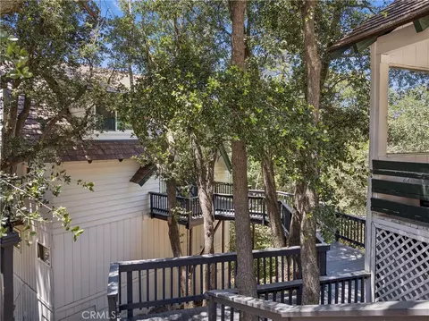 Exterior - 26565 Kings Ct, Lake Arrowhead, CA 92352 photo 4 of 10