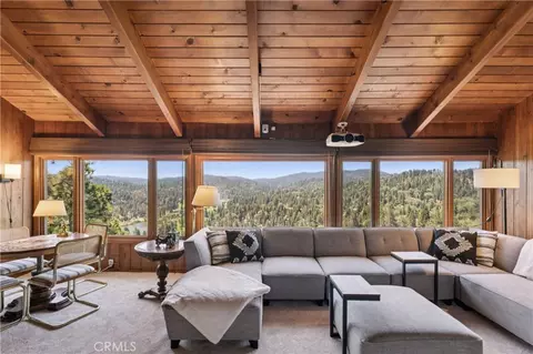 Living - 26565 Kings Ct, Lake Arrowhead, CA 92352 photo 3 of 5