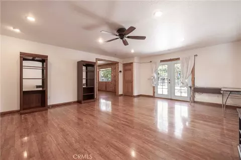 Living - 863 B Ln, Big Bear City, CA 92314 photo 3 of 5