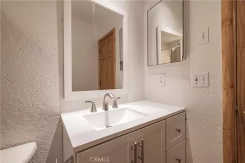 Bath - 863 B Ln, Big Bear City, CA 92314 photo 2 of 4
