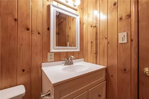 Bath - 863 B Ln, Big Bear City, CA 92314 photo 4 of 4