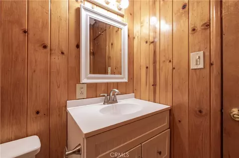 Bath - 863 B Ln, Big Bear City, CA 92314 photo 4 of 4