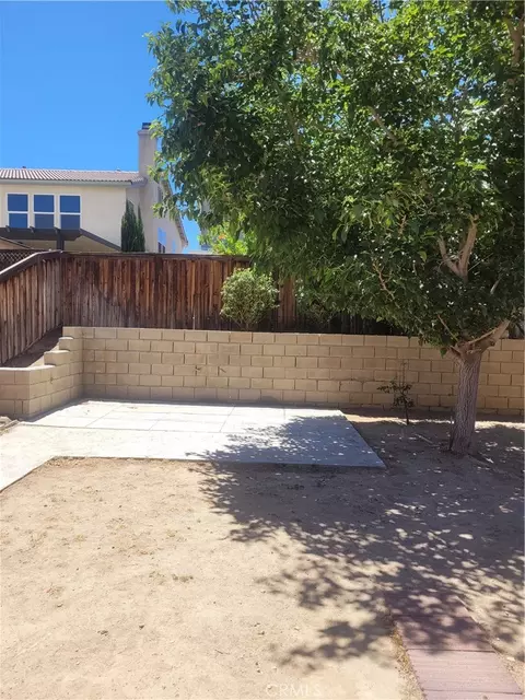 10242 Allie, Hesperia, CA 92345 photo 5