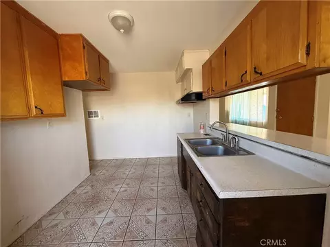 453 E F, Colton, CA 92324 photo 2