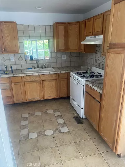 2250 W Mill St, Colton, CA 92324