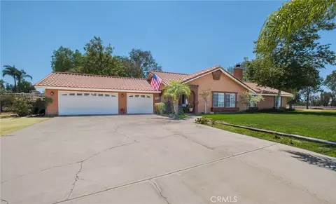 Exterior - 23093 Miners Rd, Perris, CA 92570 photo 1 of 3