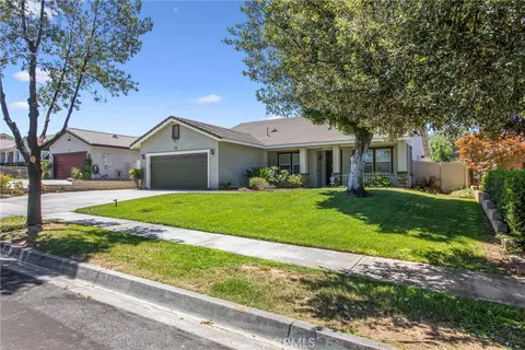 Exterior - 35653 Oak Crk, Yucaipa, CA 92399 photo 3 of 15