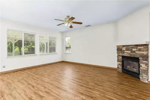 Living - 35653 Oak Crk, Yucaipa, CA 92399 photo 4 of 8