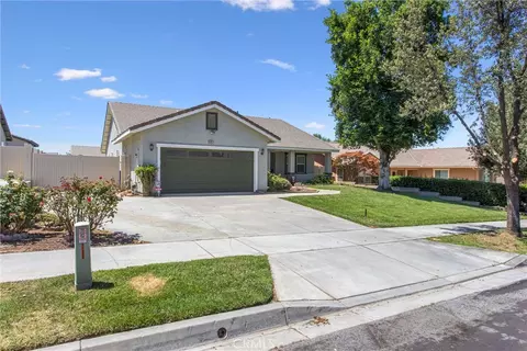 Exterior - 35653 Oak Crk, Yucaipa, CA 92399 photo 4 of 15
