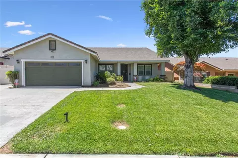 Exterior - 35653 Oak Crk, Yucaipa, CA 92399 photo 2 of 15