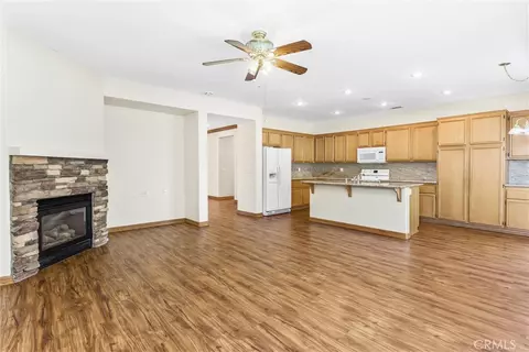 Living - 35653 Oak Crk, Yucaipa, CA 92399 photo 6 of 8