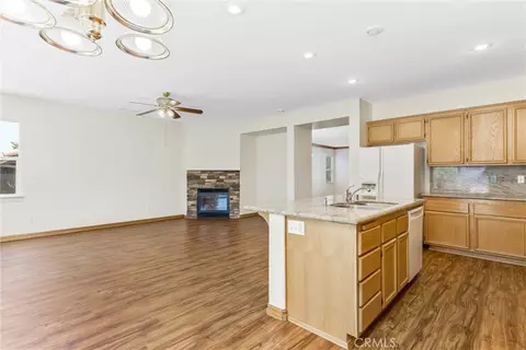 Living - 35653 Oak Crk, Yucaipa, CA 92399 photo 7 of 8