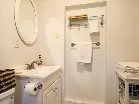Bath - 796 Silver Tip Dr, Big Bear Lake, CA 92315 photo 3 of 3