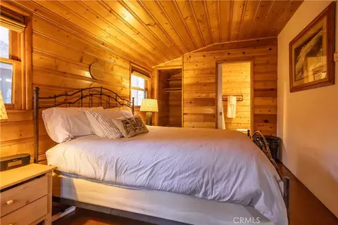 Bedroom - 796 Silver Tip Dr, Big Bear Lake, CA 92315 photo 2 of 6