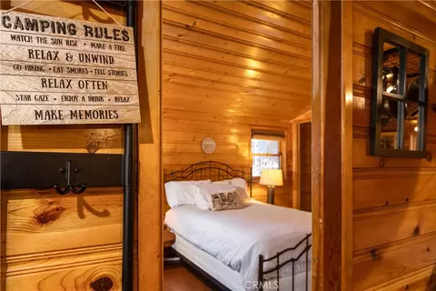Bedroom - 796 Silver Tip Dr, Big Bear Lake, CA 92315 photo 4 of 6