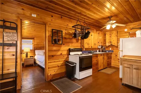 Kitchen - 796 Silver Tip Dr, Big Bear Lake, CA 92315 photo 4 of 5