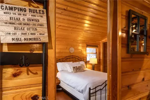 Bedroom - 796 Silver Tip Dr, Big Bear Lake, CA 92315 photo 4 of 6
