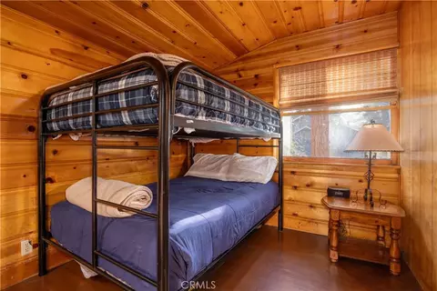 Bedroom - 796 Silver Tip Dr, Big Bear Lake, CA 92315 photo 5 of 6