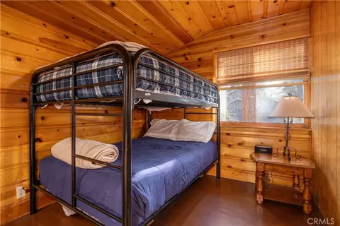 Bedroom - 796 Silver Tip Dr, Big Bear Lake, CA 92315 photo 5 of 6