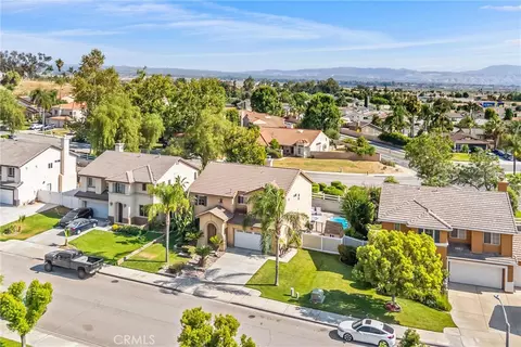 View/Area - 28575 Cherokee Rose, Highland, CA 92346 photo 5 of 10