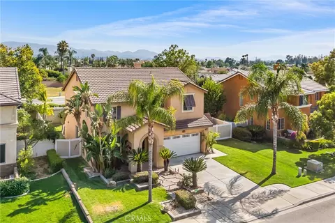View/Area - 28575 Cherokee Rose, Highland, CA 92346 photo 2 of 10
