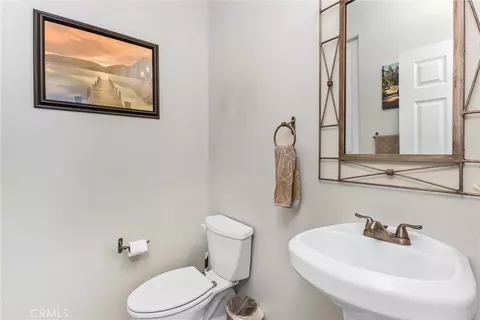Bath - 28575 Cherokee Rose, Highland, CA 92346 photo 1 of 2