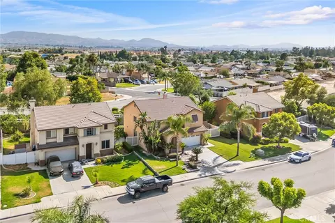 View/Area - 28575 Cherokee Rose, Highland, CA 92346 photo 3 of 10